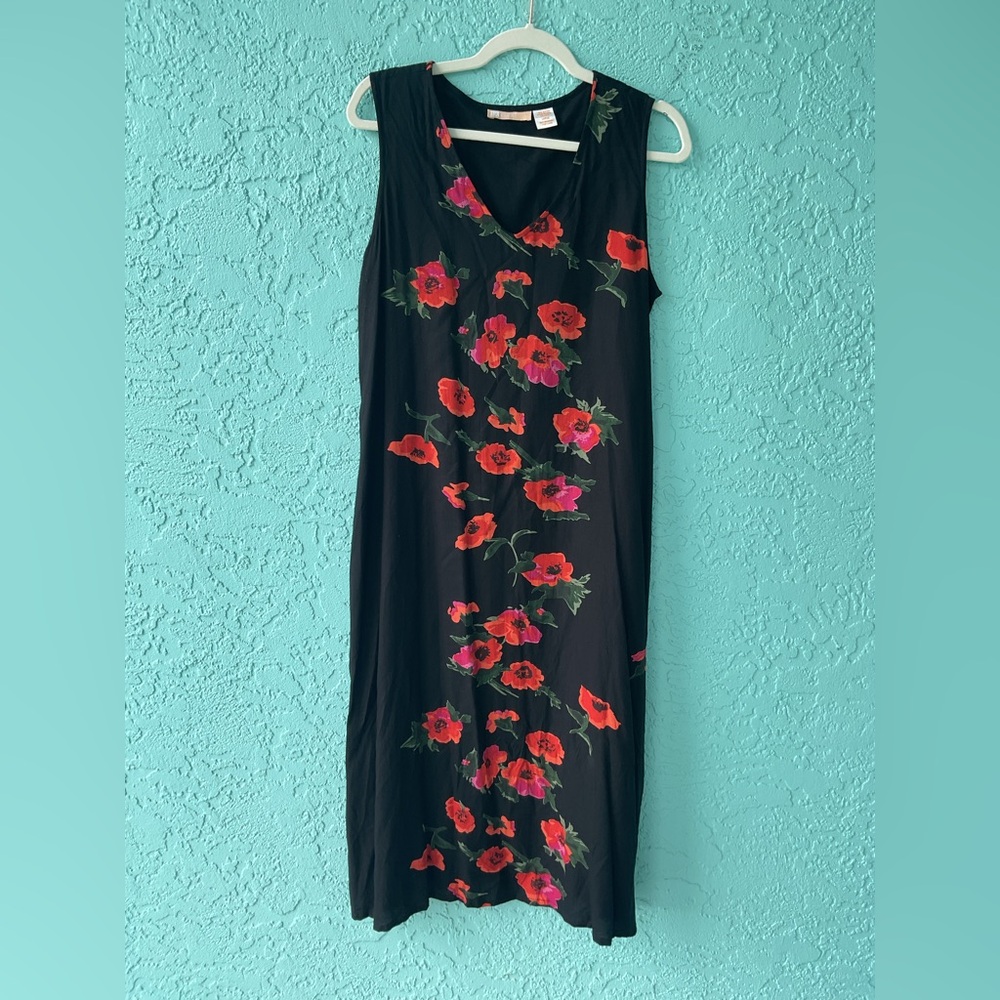 LaCera Black with Red Flowers V-neck Dress Large
